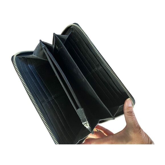 coach black signature patent leather zip around wallet - Picture 9 of 10